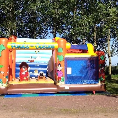 مكان تخييم Camping La Berquerie