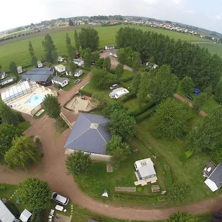 Camping La Berquerie مكان تخييم 3*
