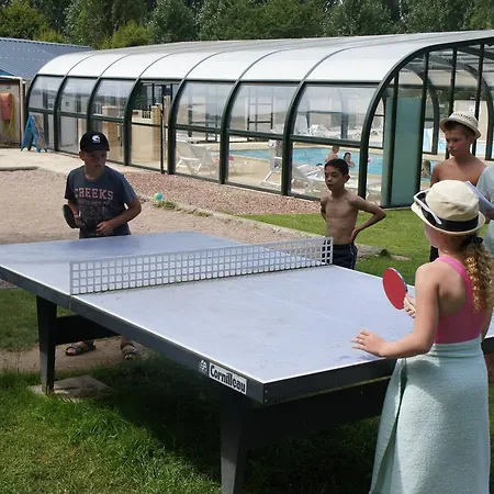 مكان تخييم Camping La Berquerie Le Mesnil-Réaume