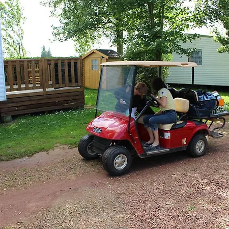 Camping La Berquerie مكان تخييم 3*