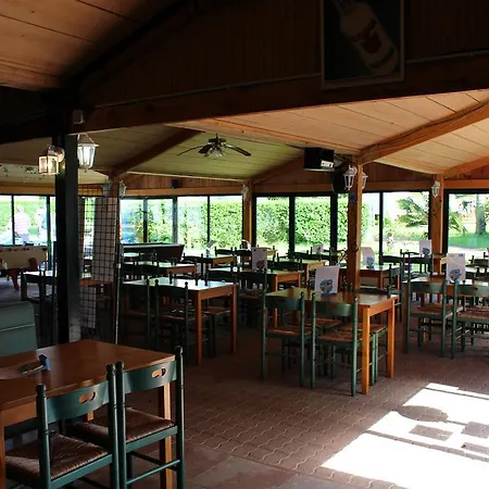 مكان تخييم Camping La Berquerie