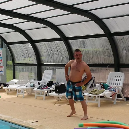 Camping La Berquerie مكان تخييم 3*