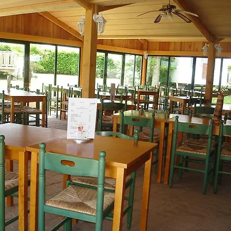 مكان تخييم Camping La Berquerie Le Mesnil-Réaume