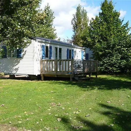 مكان تخييم Camping La Berquerie 3*